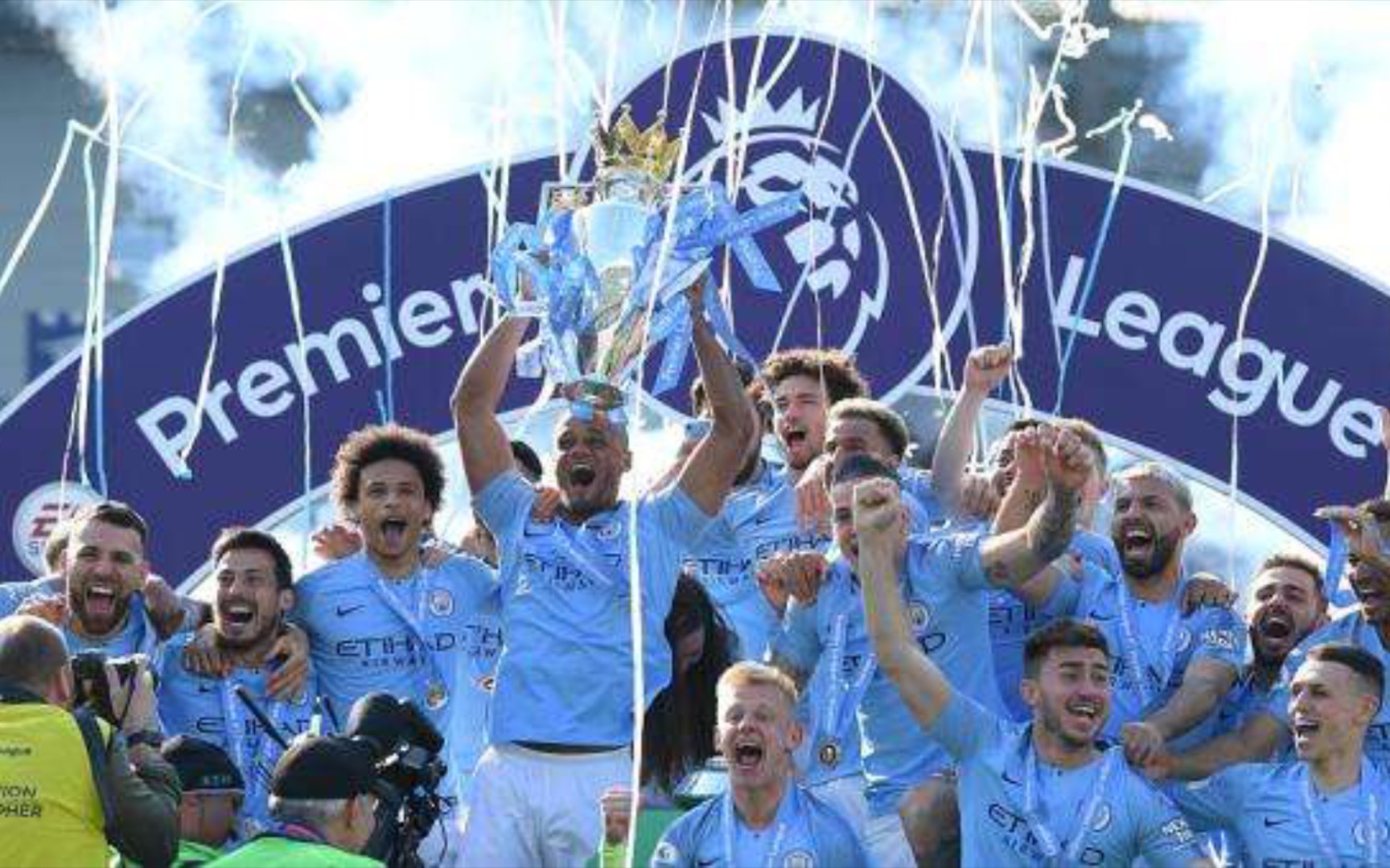 TA记者：梅努坚持要20万周薪？消息源告诉我是假的.